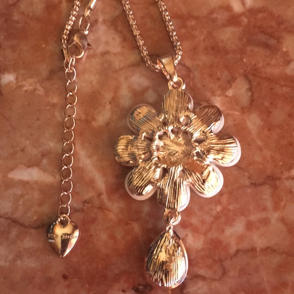 Opal Flower*Drop Crystal Necklace - Picture 6 of 13